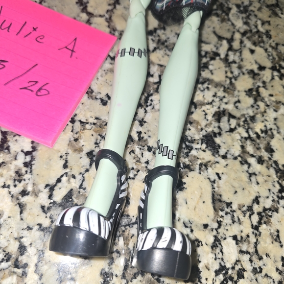 Frightfully Tall Frankie - Picture 7 of 9